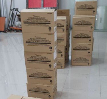 Recuperan 330 cajas de guantes de la CSS; aprehenden a tres extranjeros 