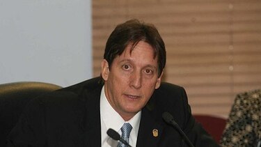 Dictan medida cautelar de impedimento de salida del país a Saéz-Llorens