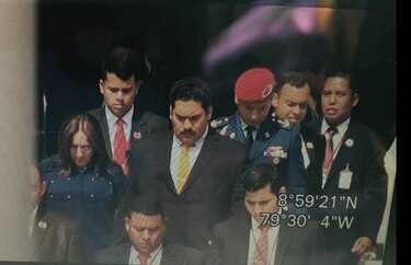 Seguridad del Gobierno de Venezuela utiliza doble de Nicolás Maduro para intentar despistar a periodistas