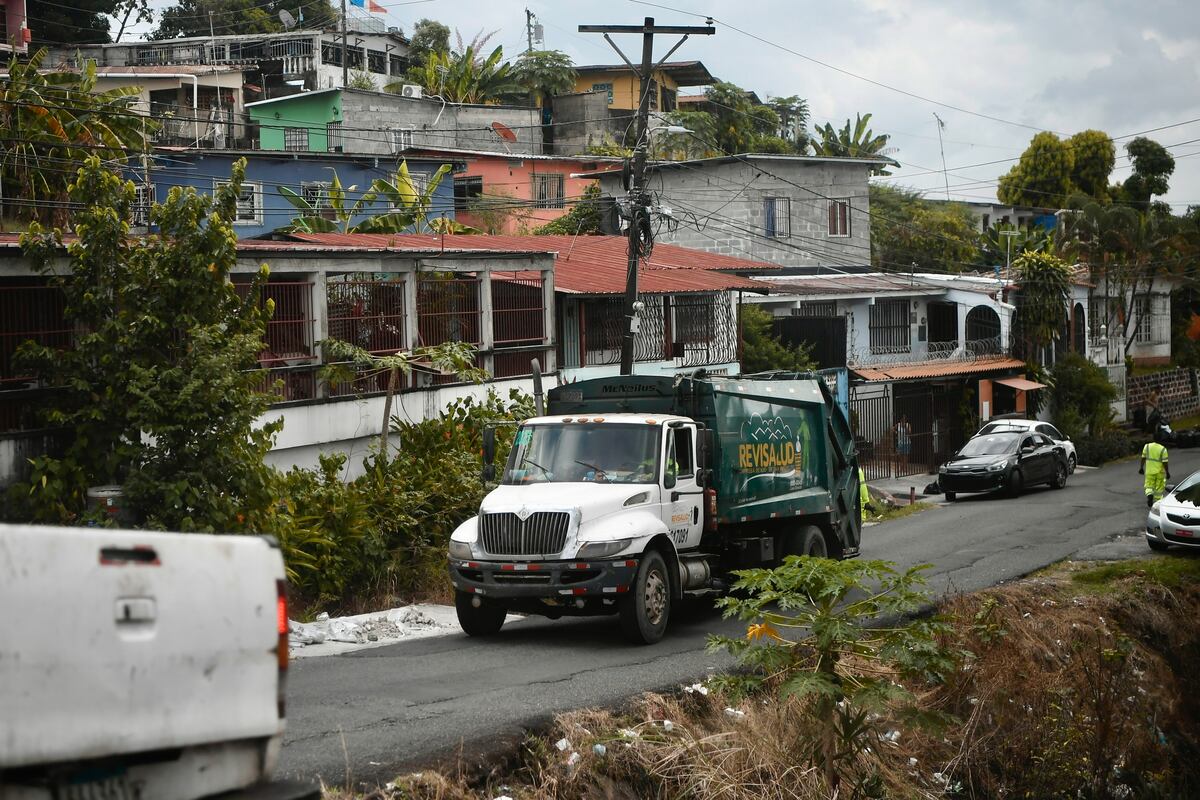 Toneladas de basura se acumulan en las calles y veredas de San ...
