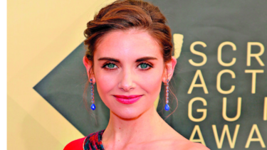 Actriz Alison Brie defiende a James Franco