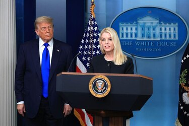 Trump ordena divulgar el testimonio del gran jurado que acusó formalmente a Epstein
