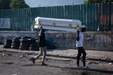 Elevan a 25 los muertos en los enfrentamientos entre la Policía de Haití y las bandas