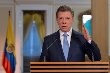 Santos ganaría elecciones; no evitaría segunda vuelta, según sondeo