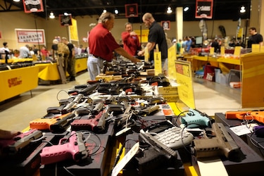 El Senado de Florida aprueba proyecto de ley para porte de armas sin permiso