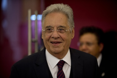 Expresidente de Brasil Fernando Cardoso internado por fractura en el fémur