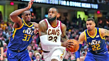 LeBron James logra marca personal