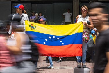 Machado y González Urrutia urgen a policías y militares a impedir ‘golpe’ dado por Maduro