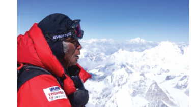 Científicos llegan a la cima del Everest para medirlo