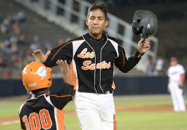 Histórica firma millonaria en Panamá; Cachorros contratan a Miguel Amaya