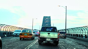 Obras en calzada del puente de las Américas