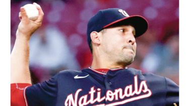 Paolo Espino cierra su temporada 2021  lanzando ante los Rockies
