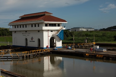 Canal de Panamá encuentra el cuerpo de tripulante desaparecido en el lago Gatún