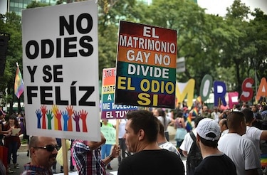 Turquía prohíbe marcha del orgullo gay