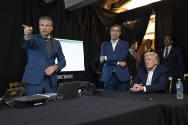 Las fotos de Trump en Mar-a-Lago supervisando la operación de captura de Maduro