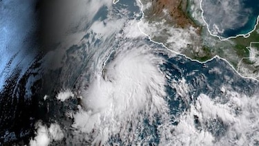 Huracán Bud avanza hacia el norte de la costa mexicana