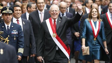 Pedro Pablo Kuczynski asume presidencia de Perú, promete un país moderno