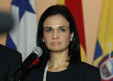Vicepresidenta de Panamá encabeza misión a reunión bilateral en El Salvador