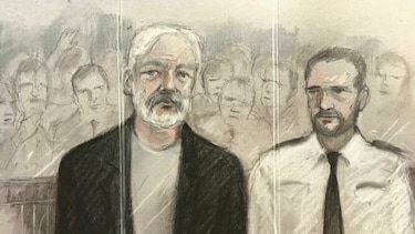 Un año de cárcel para Julian Assange por violar su libertad condicional en Londres