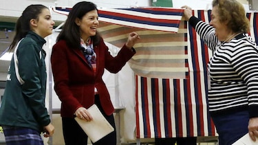 Estadounidenses deciden entre Clinton y Trump en las urnas