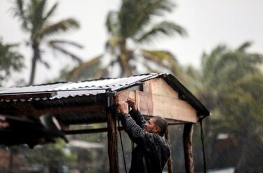 Huracán Eta impacta en costa del Caribe en Nicaragua con fuertes vientos y lluvias
