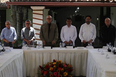Gobierno de Colombia y el ELN retomarán los diálogos de paz en noviembre