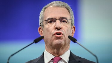 El cesado consejero delegado de Nestlé ascendió a su amante y la indemnizó, según medios
