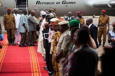 Líderes de Burkina Faso abordan su transición