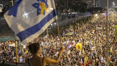 ‘Nos negamos a seguir sirviendo en esta guerra política de Netanyahu’: miles de personas protestan en Israel por el plan de ocupación de la ciudad de Gaza