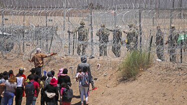 Normalidad en el mayor puerto migratorio de California tras restricciones de Biden