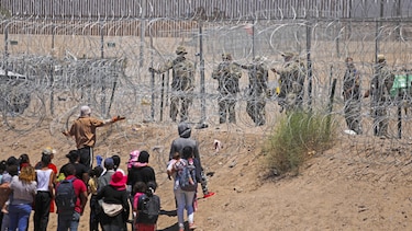 Normalidad en el mayor puerto migratorio de California tras restricciones de Biden