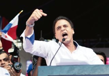 'Martinelli, eres un traidor para la democracia'