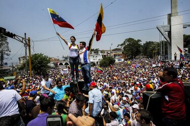 Senador busca fórmula para acelerar sanciones Venezuela tras bloqueo