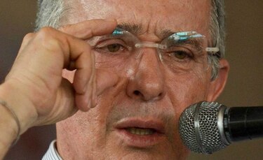 Uribe dispuesto a reunirse con las FARC para lograr paz en Colombia