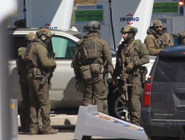 Un hombre mata al menos a 18 personas en el peor tiroteo en la historia de Canadá