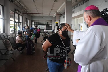 Iglesia católica distribuirá las cenizas hasta el fin de semana en parroquias y sus librerías