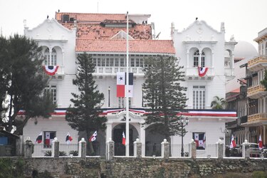 Presidencia licita alquiler de 172 vehículos por $7.6 millones