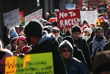 Trump niega ser racista, mientras Estados Unidos celebra a Martin Luther King
