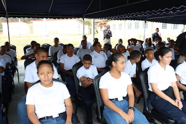 Jóvenes en riesgo social inician clases en el recién inaugurado internado Encontrando el Camino Correcto