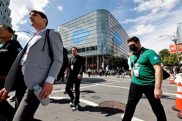 El secretario de Salud de Estados Unidos asegura que el país no ha superado la pandemia