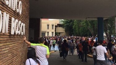 Venezolanos deciden hoy si desconocen al gobierno de Nicolás Maduro