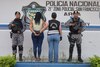 Detienen en la Vía Centenario a mujer con dos armas de fuego listas para disparar 