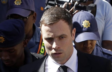 Pistorius 'debe pagar por lo que hizo', afirma familia de su víctima