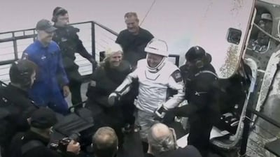 4 astronautas amerizan en la Tierra tras ser evacuados de la Estación Espacial Internacional debido a un ‘grave’ problema médico