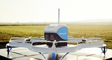 Clientes de Amazon esperan los drones