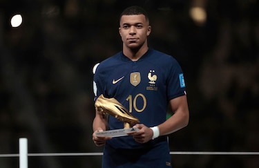 El francés Mbappé terminó como el máximo goleador del Mundial
