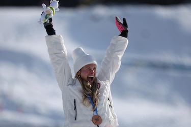 Jessie Diggins suma a su leyenda olímpica con otra medalla de bronce