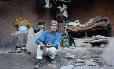 Él es Pedro Luca, el argentino de 79 años que vive desde 1976 en una cueva