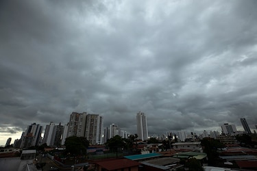 Emiten aviso de advertencia por lluvias y tormentas en varias regiones del país 