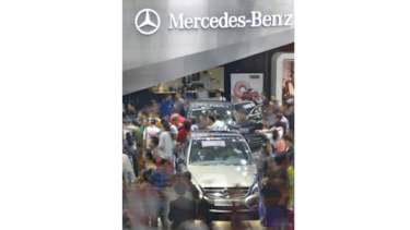  Mercedes-Benz recortará 10 mil plazas de trabajo   
